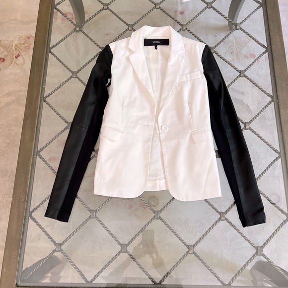 Veda Jackets & Blazers - Veda white fitted blazer with genuine leather sleeves. Brand new. Fully lined